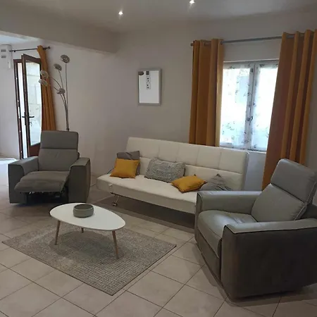 Holiday home 5mn Du Chateau De La Trye 15mn Aeroport De Beauvais Maison 84m2 Hermes